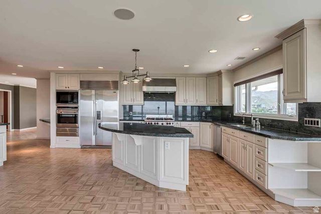 1232 E CHANDLER CIR, Salt Lake City, UT 84103