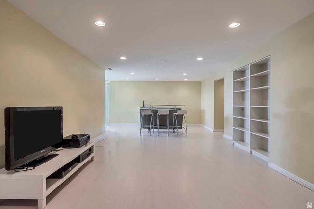 1232 E CHANDLER CIR, Salt Lake City, UT 84103