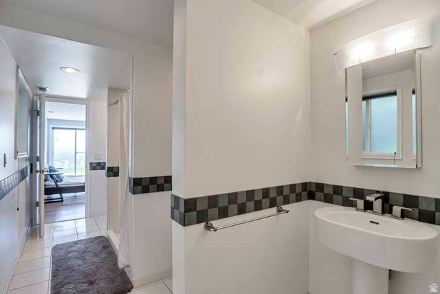 1232 E CHANDLER CIR, Salt Lake City, UT 84103