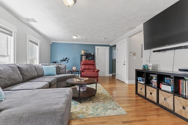17-B Bonair St 17B, Somerville, MA 02145