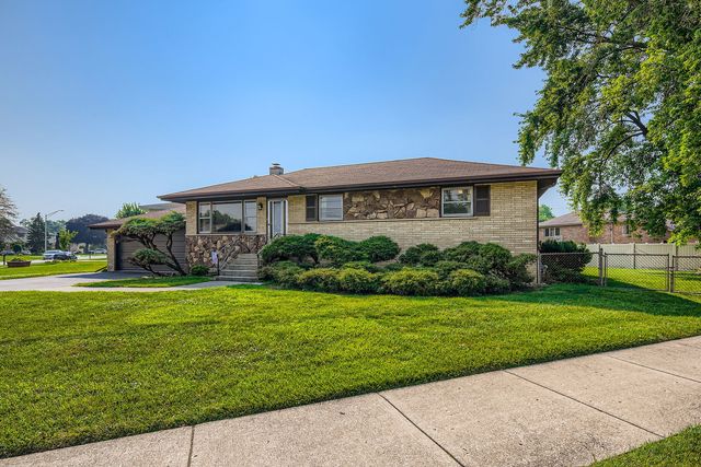 5549 W 83rd Place, Burbank, IL 60459