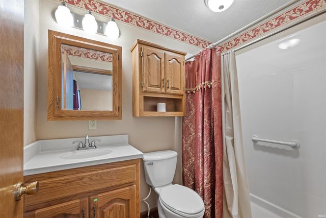 6709 N Goshen Road, Huntington, IN 46750