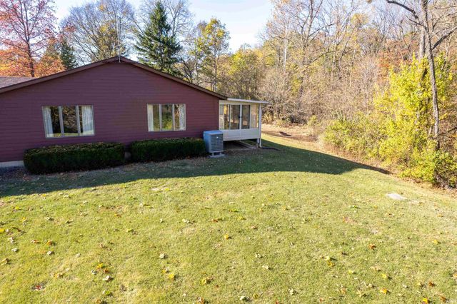 6709 N Goshen Road, Huntington, IN 46750