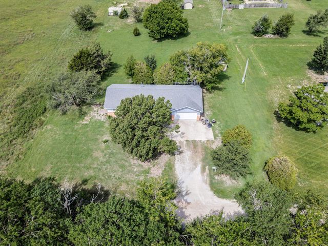 2415 S Herrington, Wichita, KS 67210