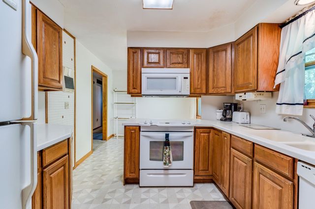 2415 S Herrington, Wichita, KS 67210