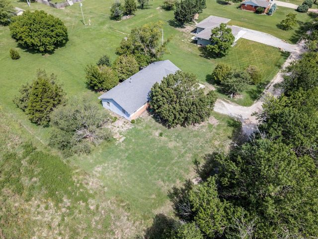 2415 S Herrington, Wichita, KS 67210