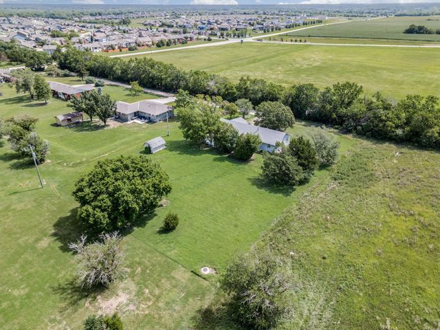 2415 S Herrington, Wichita, KS 67210