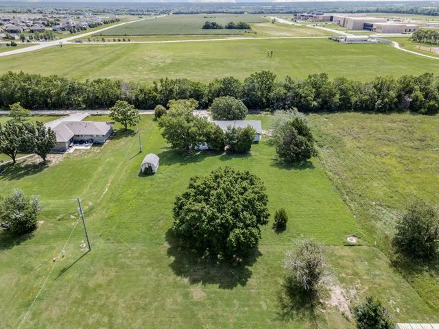 2415 S Herrington, Wichita, KS 67210