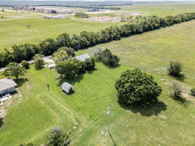 2415 S Herrington, Wichita, KS 67210