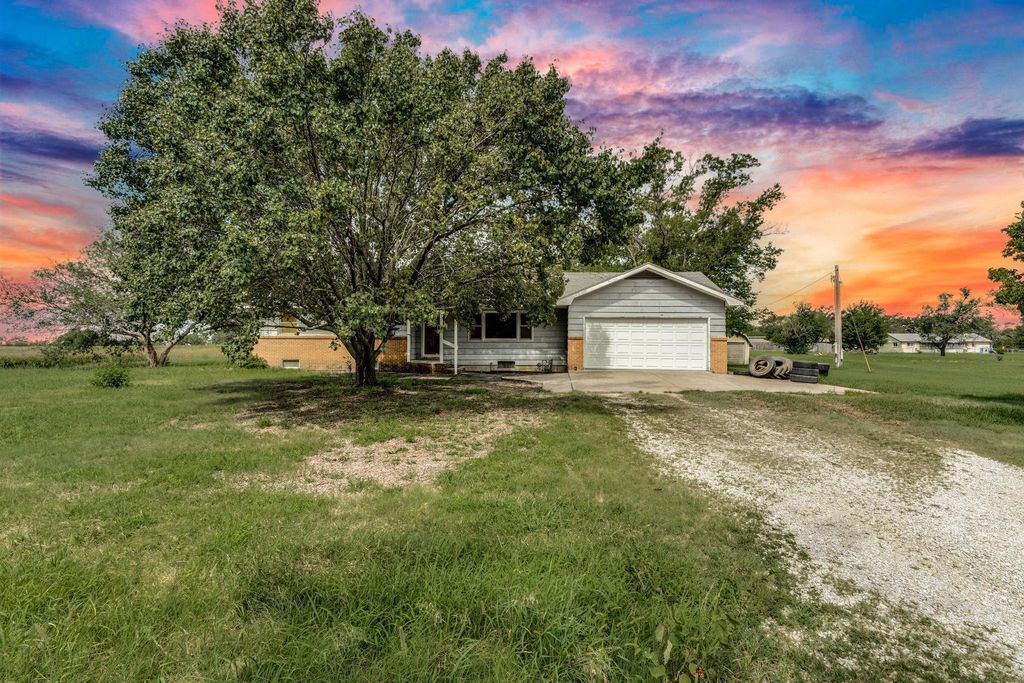 2415 S Herrington, Wichita, KS 67210