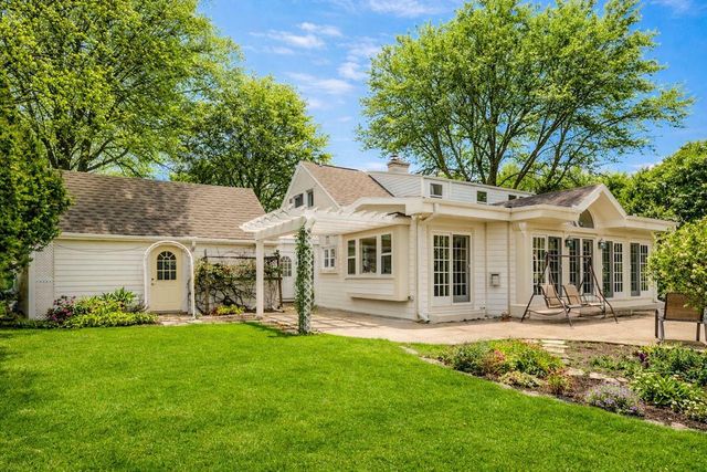 1350 Blue Ridge BOULEVARD, Elm Grove, WI 53122