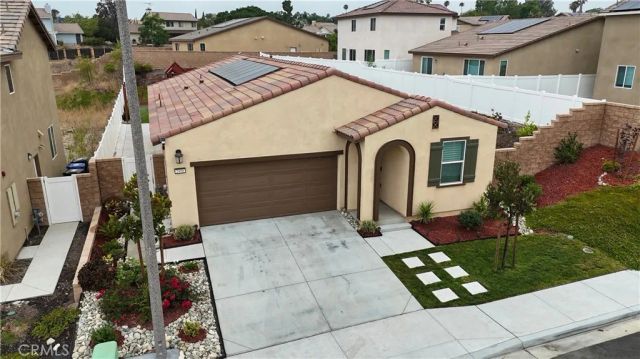 2416 Powell Dr, Rialto, CA 92377