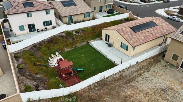2416 Powell Dr, Rialto, CA 92377