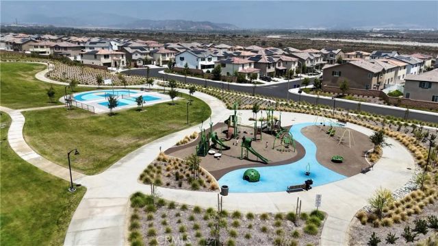 2416 Powell Dr, Rialto, CA 92377
