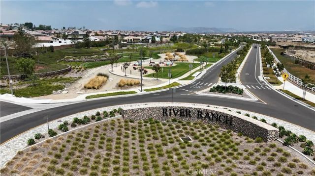 2416 Powell Dr, Rialto, CA 92377
