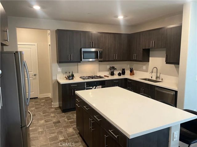 2416 Powell Dr, Rialto, CA 92377