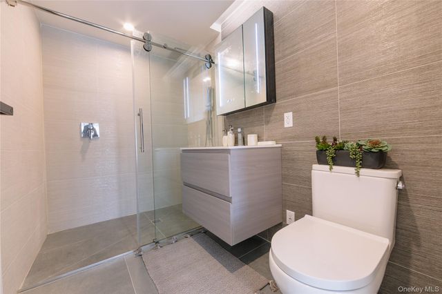 144-49 Northern Boulevard 611, Flushing, NY 11354