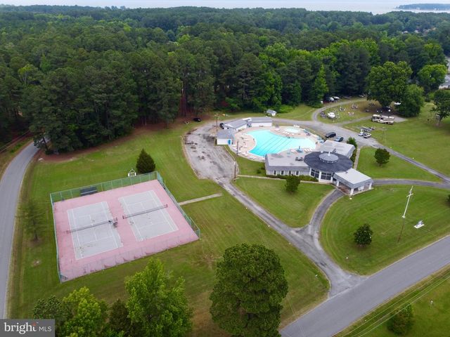 1247 S GLEBE RD, Montross, VA 22520
