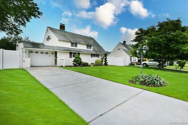 307 Blacksmith Road, Levittown, NY 11756