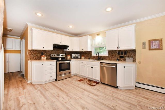 307 Blacksmith Road, Levittown, NY 11756