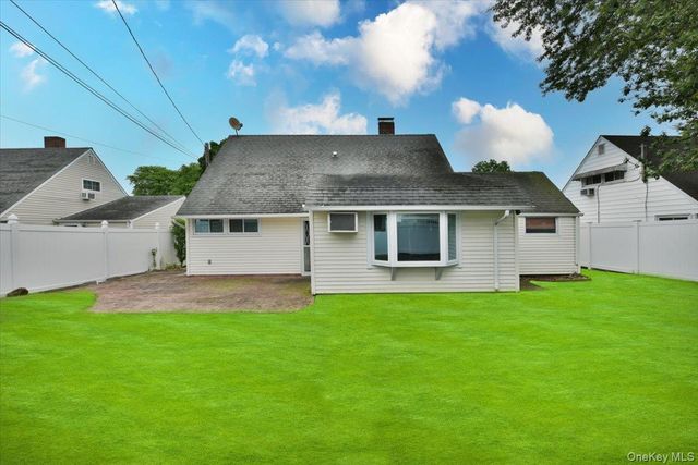 307 Blacksmith Road, Levittown, NY 11756