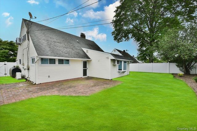 307 Blacksmith Road, Levittown, NY 11756