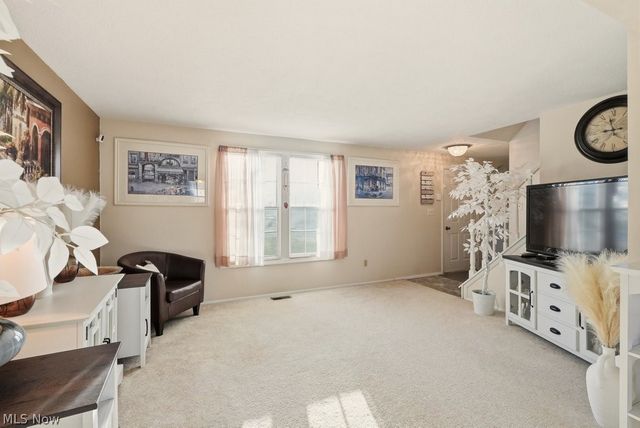 5518 Pond Court, Stow, OH 44224