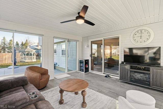 5518 Pond Court, Stow, OH 44224