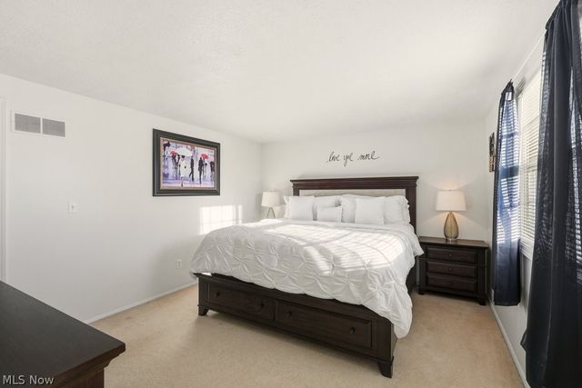 5518 Pond Court, Stow, OH 44224