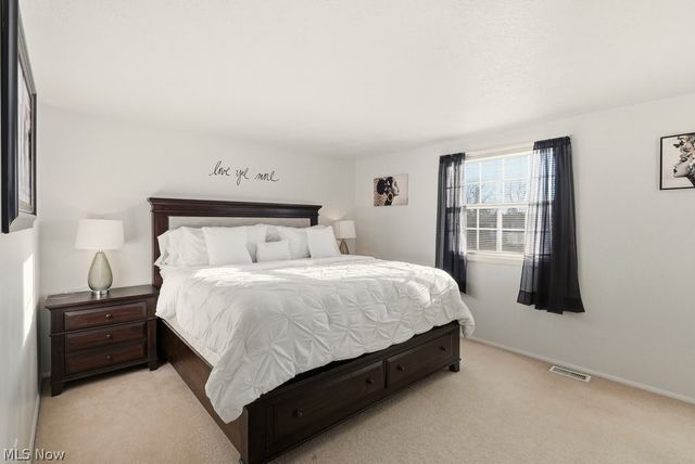 5518 Pond Court, Stow, OH 44224