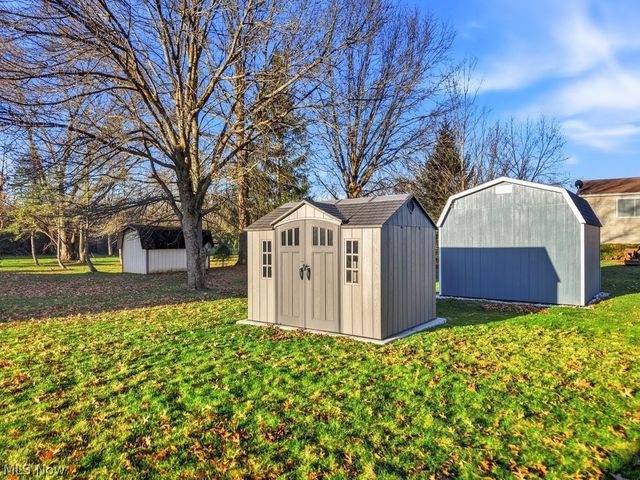 5518 Pond Court, Stow, OH 44224