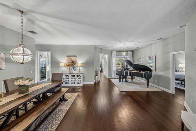 6810 LUANA LANE, Seffner, FL 33584