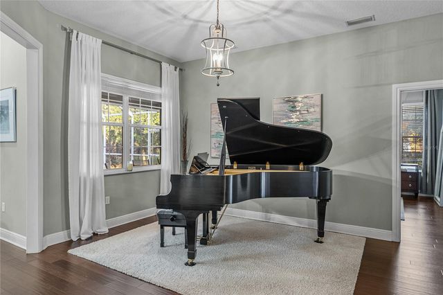 6810 LUANA LANE, Seffner, FL 33584