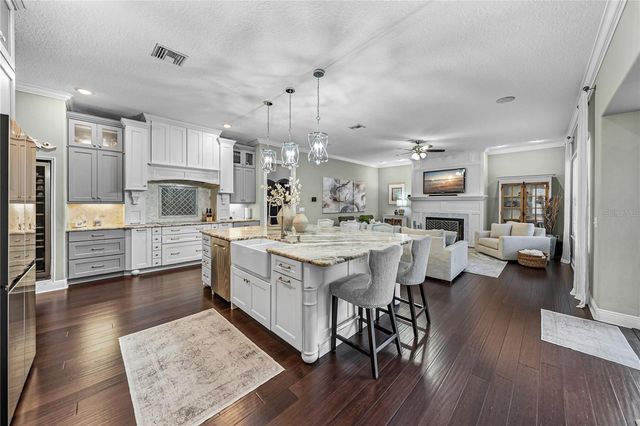 6810 LUANA LANE, Seffner, FL 33584