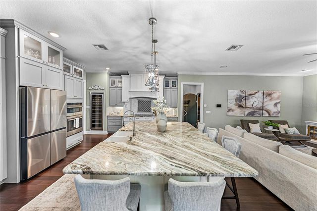 6810 LUANA LANE, Seffner, FL 33584