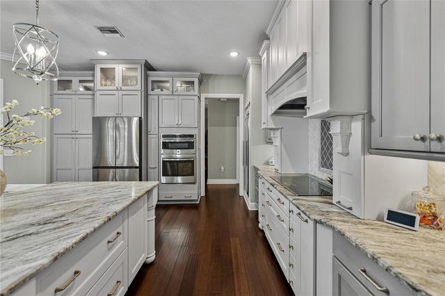 6810 LUANA LANE, Seffner, FL 33584