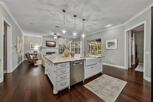 6810 LUANA LANE, Seffner, FL 33584