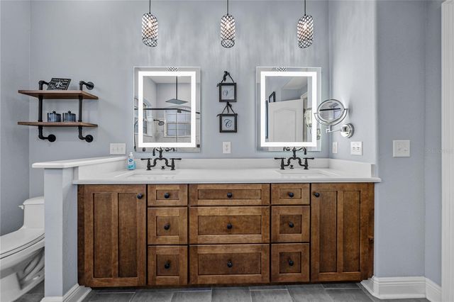 6810 LUANA LANE, Seffner, FL 33584