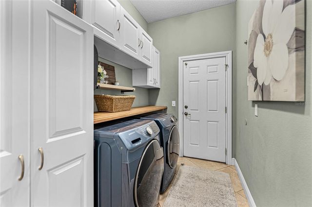 6810 LUANA LANE, Seffner, FL 33584