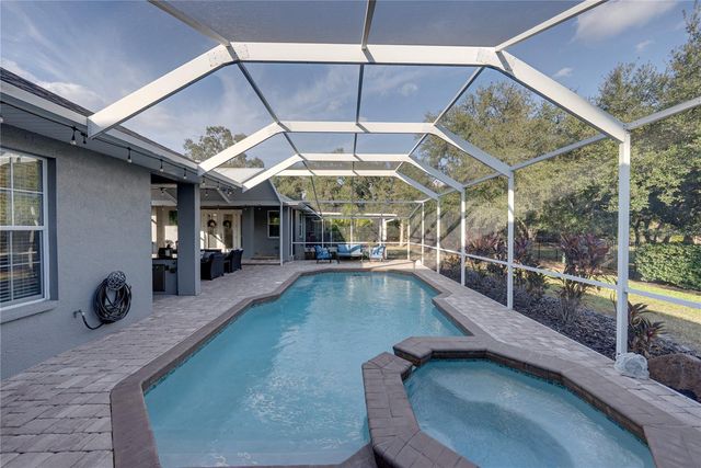 6810 LUANA LANE, Seffner, FL 33584