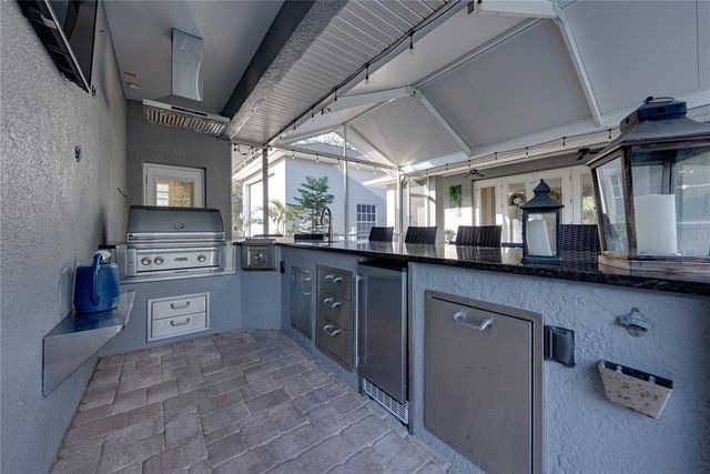 6810 LUANA LANE, Seffner, FL 33584