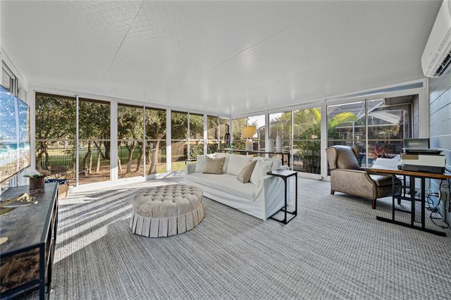 6810 LUANA LANE, Seffner, FL 33584