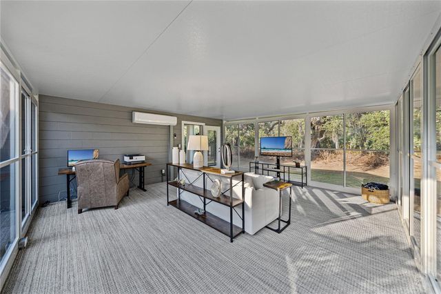 6810 LUANA LANE, Seffner, FL 33584