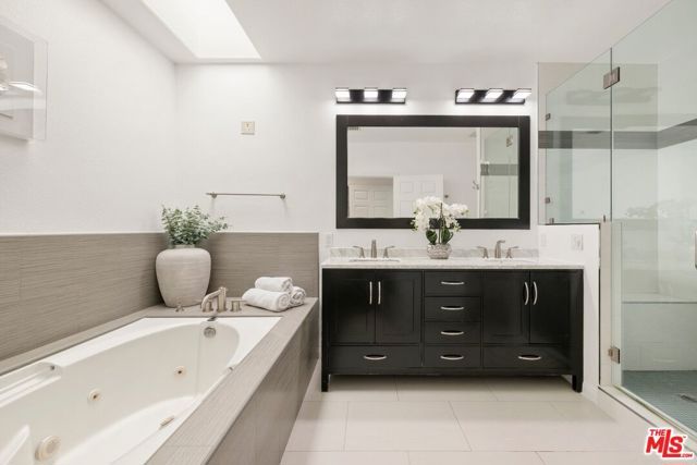 14100 Dickens Street 2, Sherman Oaks, CA 91423