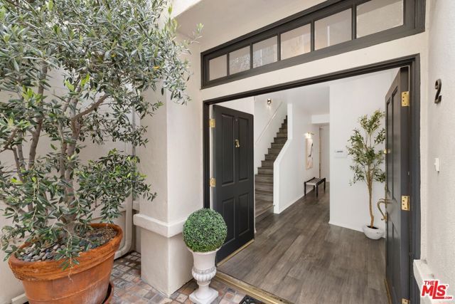 14100 Dickens Street 2, Sherman Oaks, CA 91423
