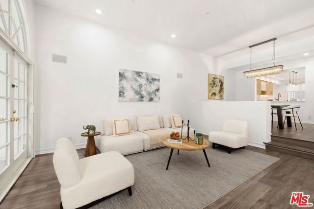 14100 Dickens Street 2, Sherman Oaks, CA 91423