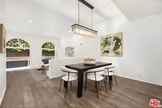 14100 Dickens Street 2, Sherman Oaks, CA 91423