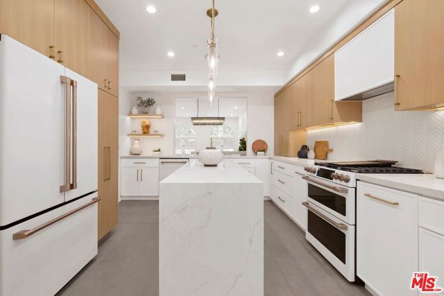 14100 Dickens Street 2, Sherman Oaks, CA 91423