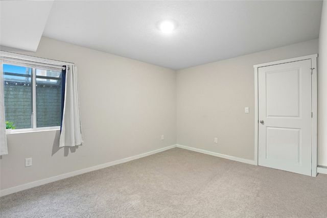 812 Juneberry Drive, Palo, IA 52324