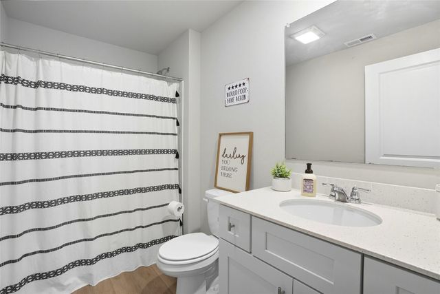 812 Juneberry Drive, Palo, IA 52324